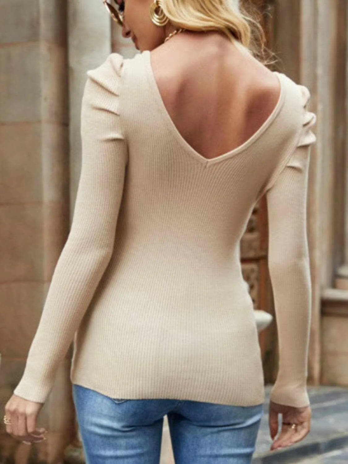 Chic v-neck puff sleeve sweater