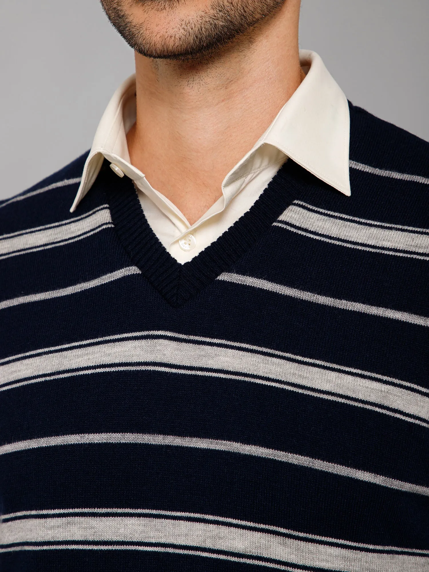 Printed Navy and Grey Sleeveless V Neck Regular Fit Reversible Casual Sweater for Men